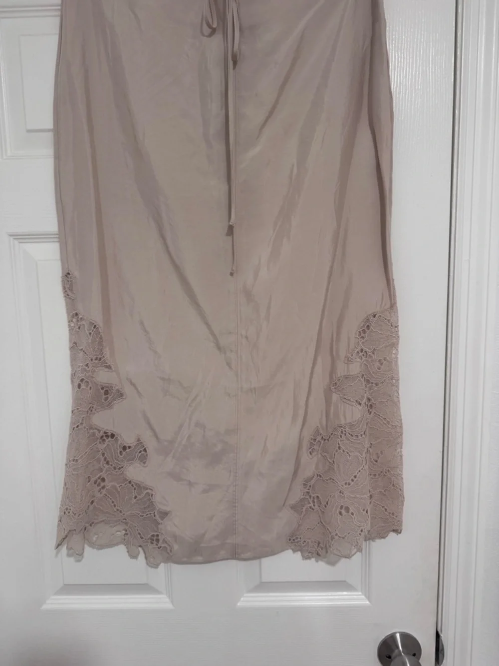 H&M Skirt with Lace details - Picture 3 of 16